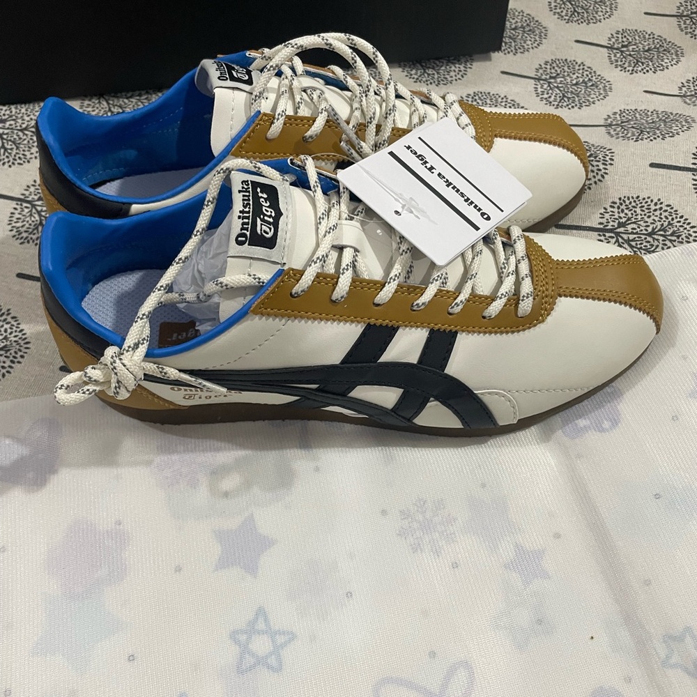 Onitsuka Tiger by Asics White/Black/Gold Retro Runner - Picture 4 of 10
